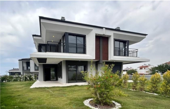 270 m² Çift Katlı GazÇelik Ev 