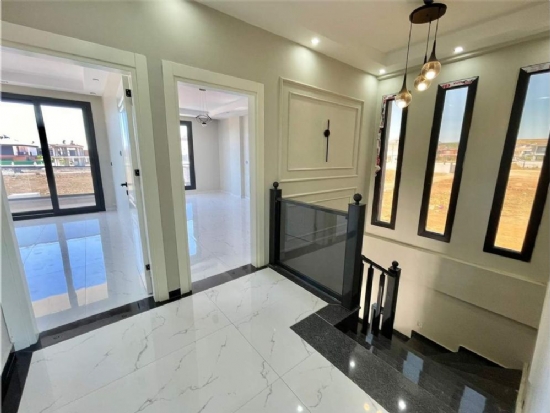 250 m² Çift Katlı GazÇelik Ev