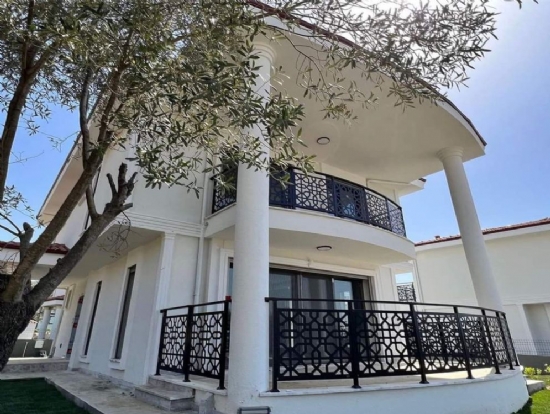 250 m² Çift Katlı GazÇelik Ev