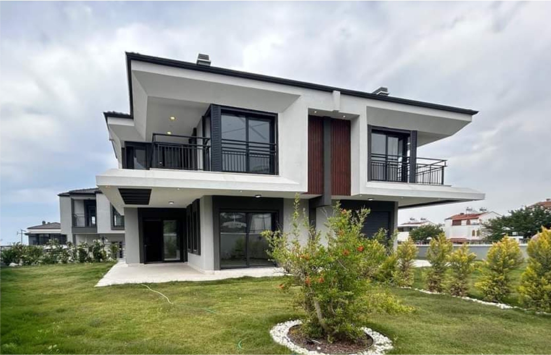 270 m² Çift Katlı GazÇelik Ev